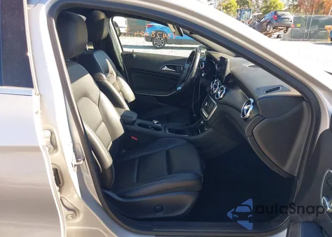 2018 Mercedes-Benz Gla 250 4Matic z USA, uszkodzony, nr VIN WDCTG4GB5JJ490318